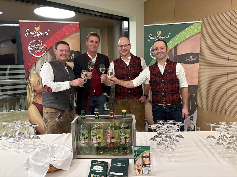 Frisch abgefüllter Jungmost