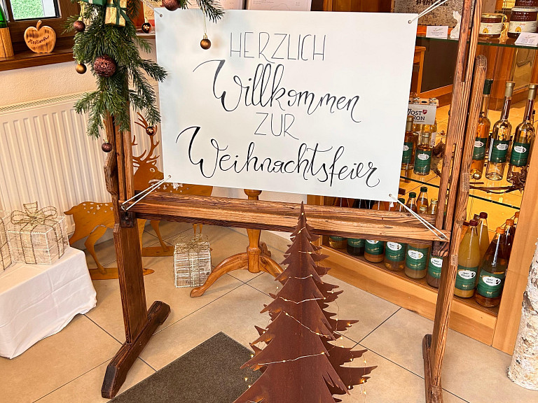 Festlich gedeckter Tisch beim Mostbaron